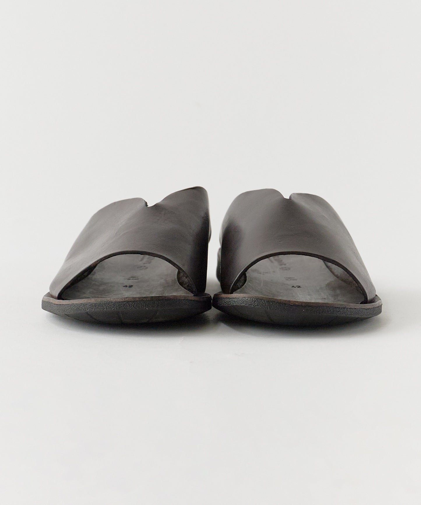 BRADOR / LEATHER SANDALS