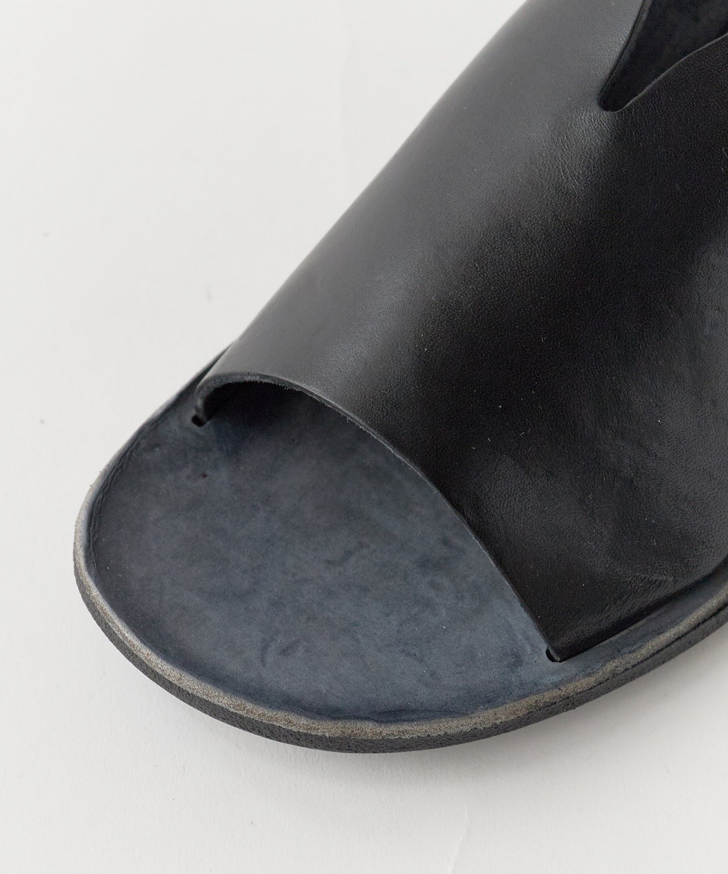 BRADOR / LEATHER SANDALS