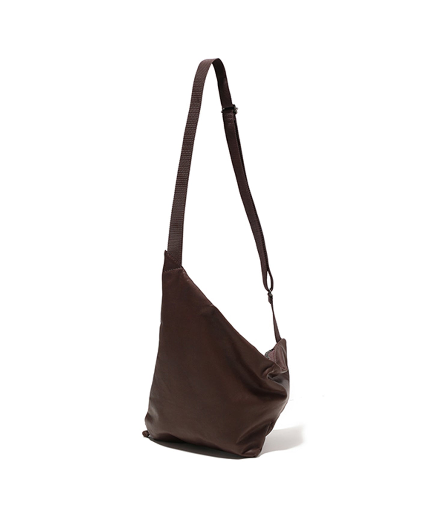 MR.OLIVE / WATERPROOF LIGHT LEATHER TRIANGLE BODY BAG