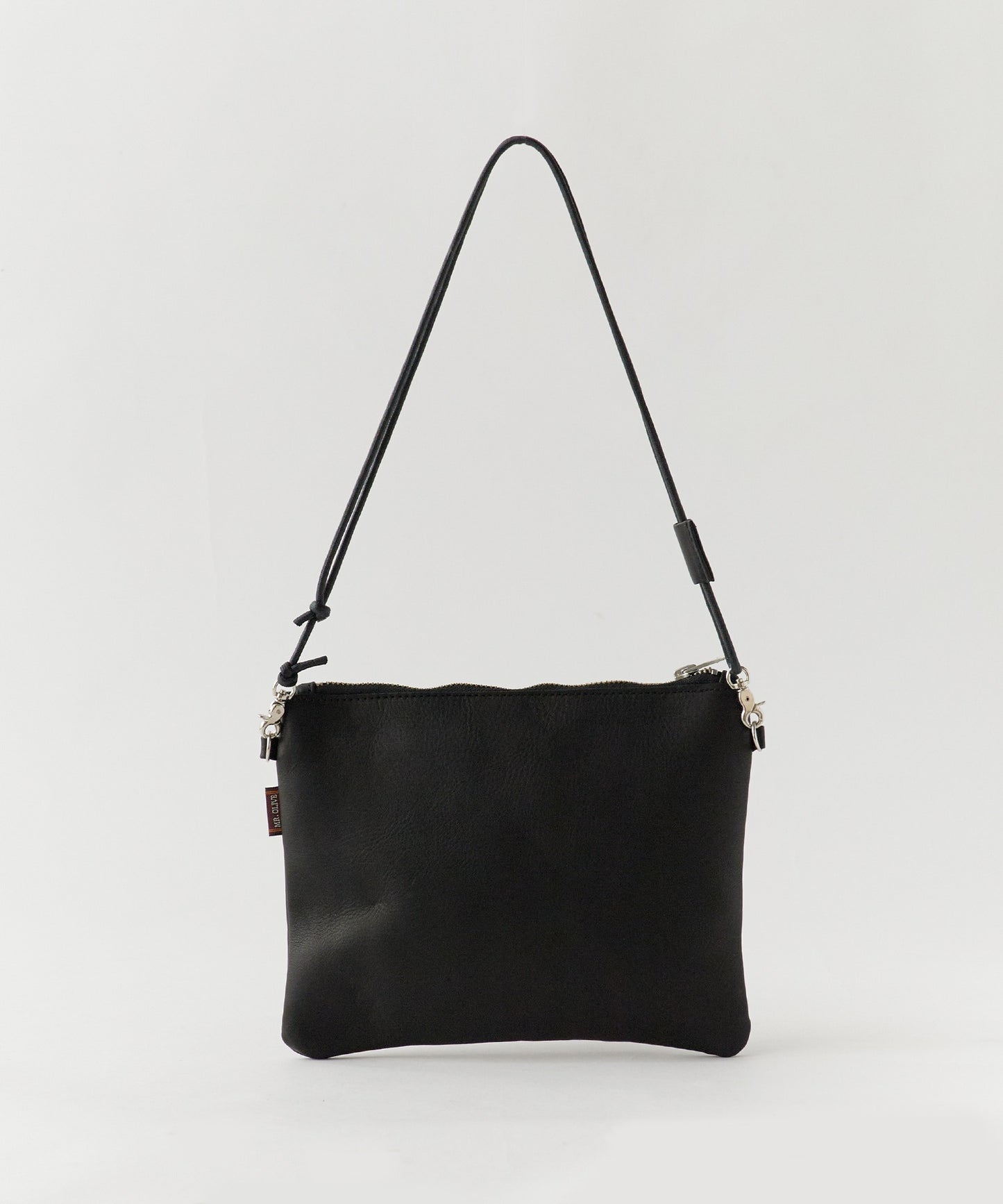 MR.OLIVE / WATER PROOF WASHABLE LEATHER / ジッパー付きスモールサコッシュ