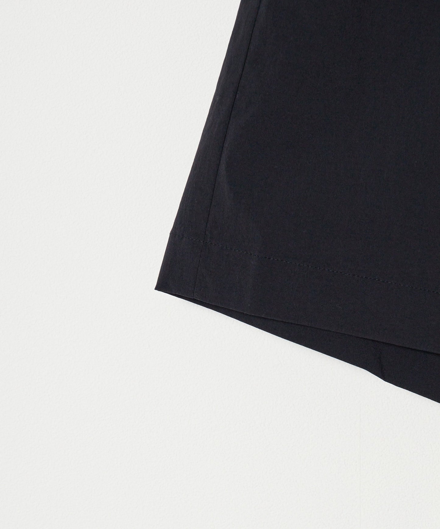 MR.OLIVE / STRETCH WASHABLE NYLON / ONE TACK SHORTS