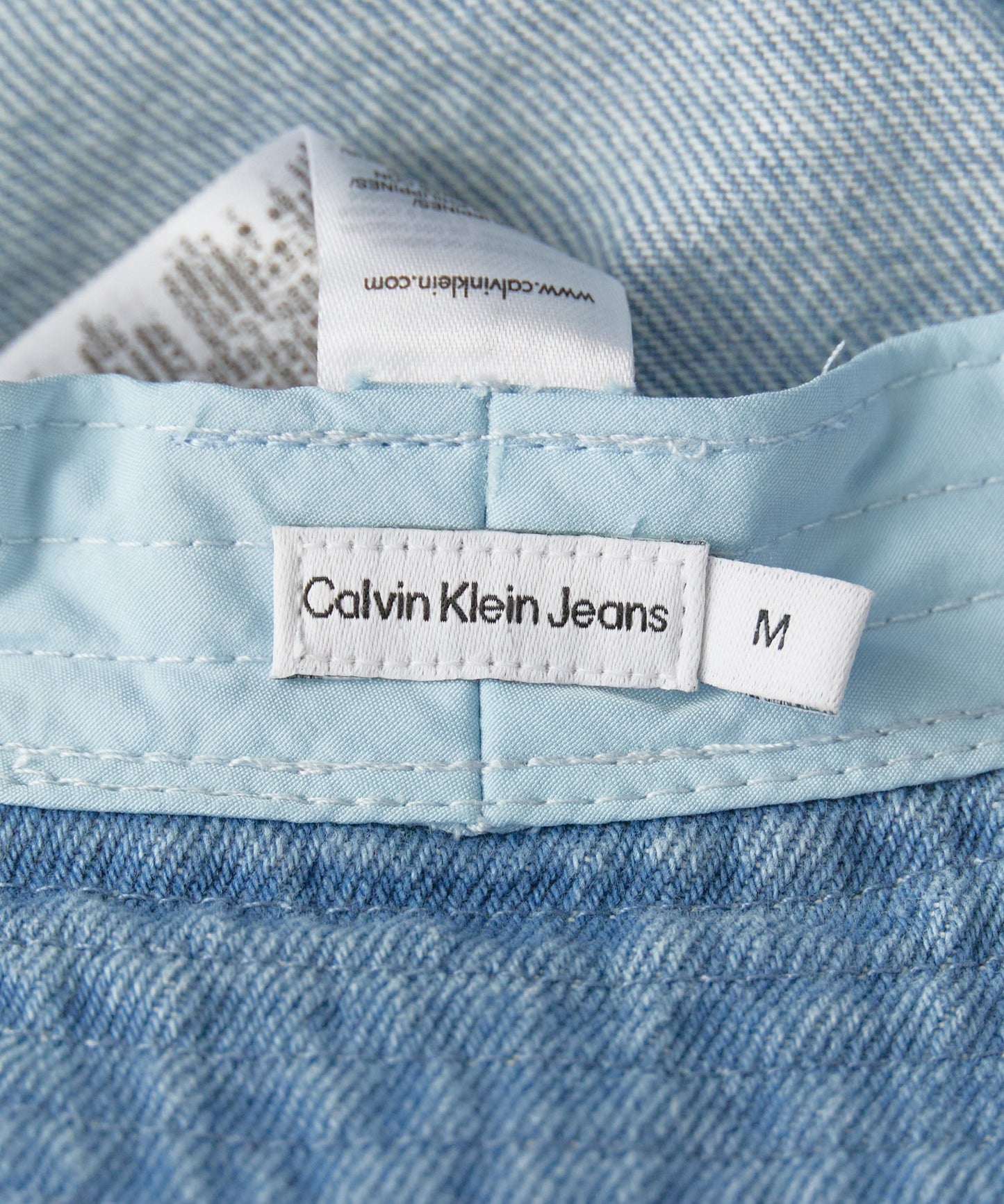 Calvin Klein / MONOLOGO BUCKET HAT