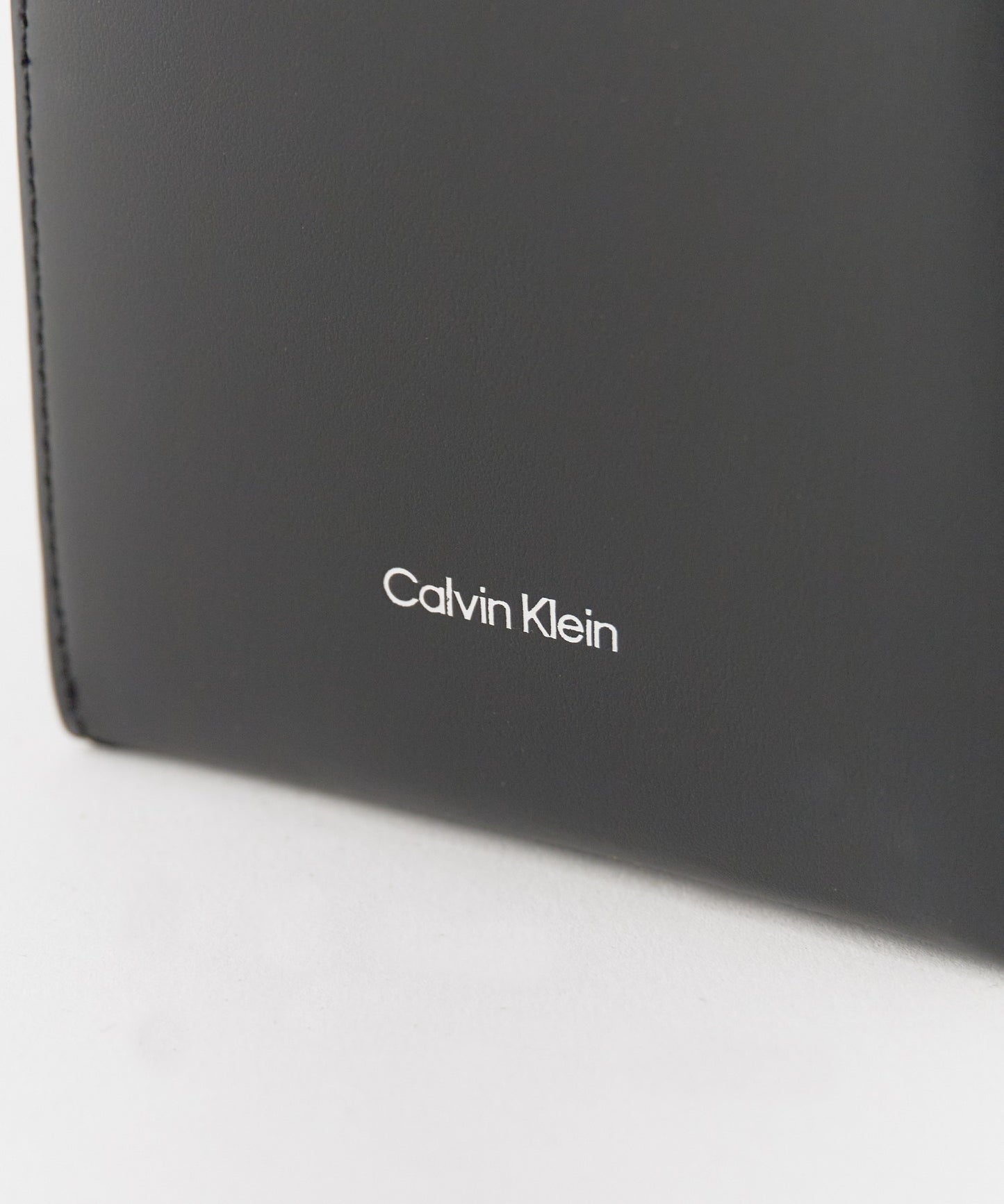 Calvin Klein / LINE MINI CROSSBODY BODY BAG