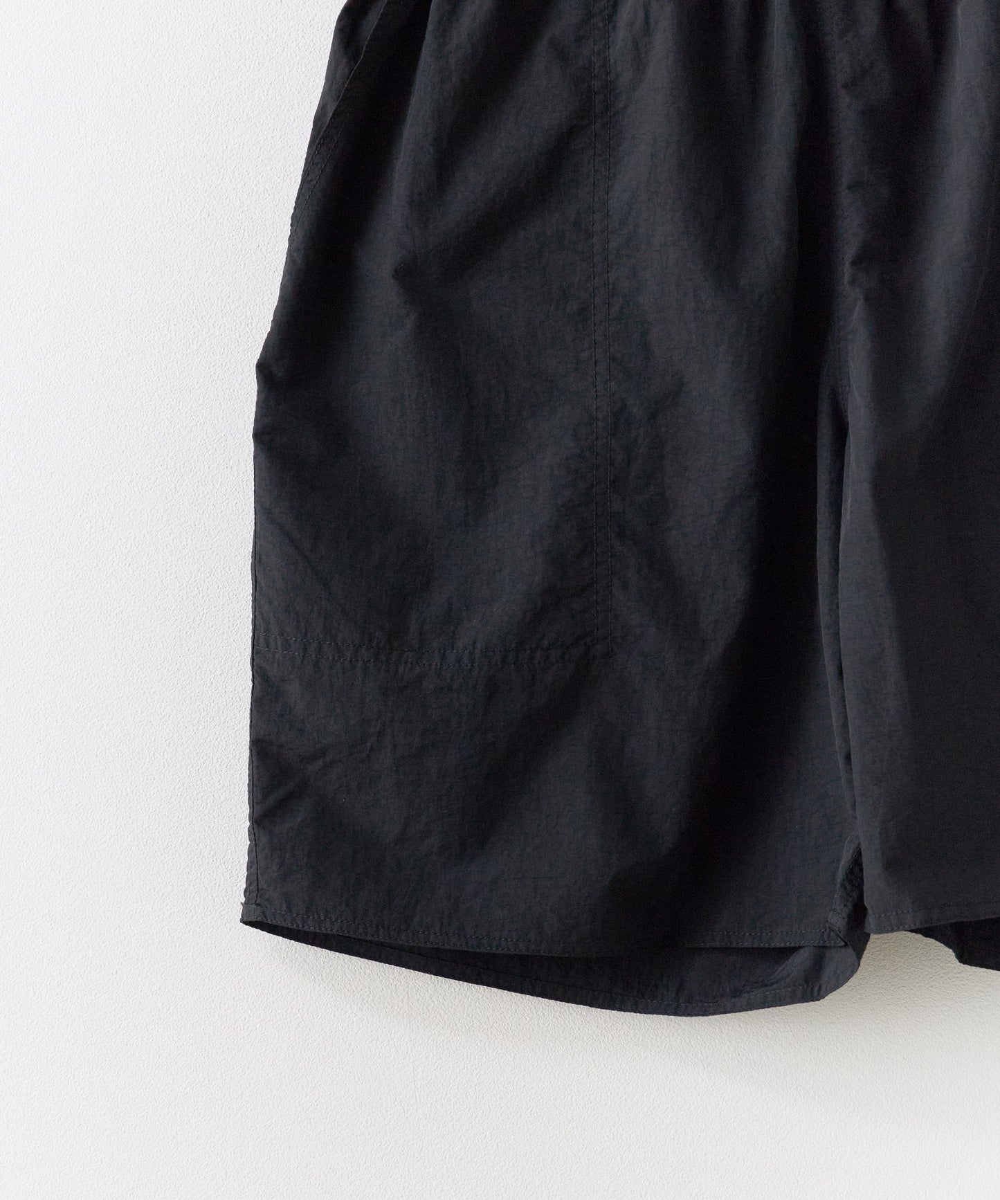 THOUSAND MILE / NYLON TASLAN WEATHER WALK SHORTS