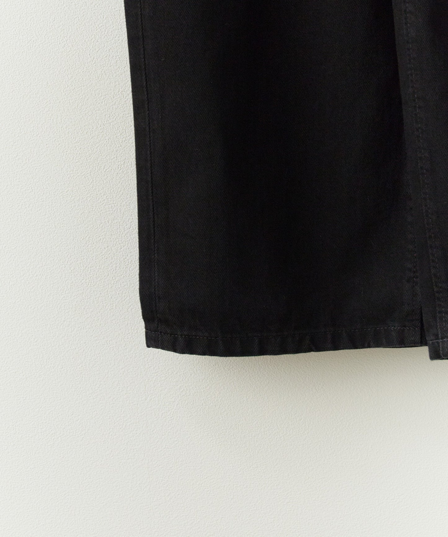 Calvin Klein / TROUSER BARREL SOFT BLACK