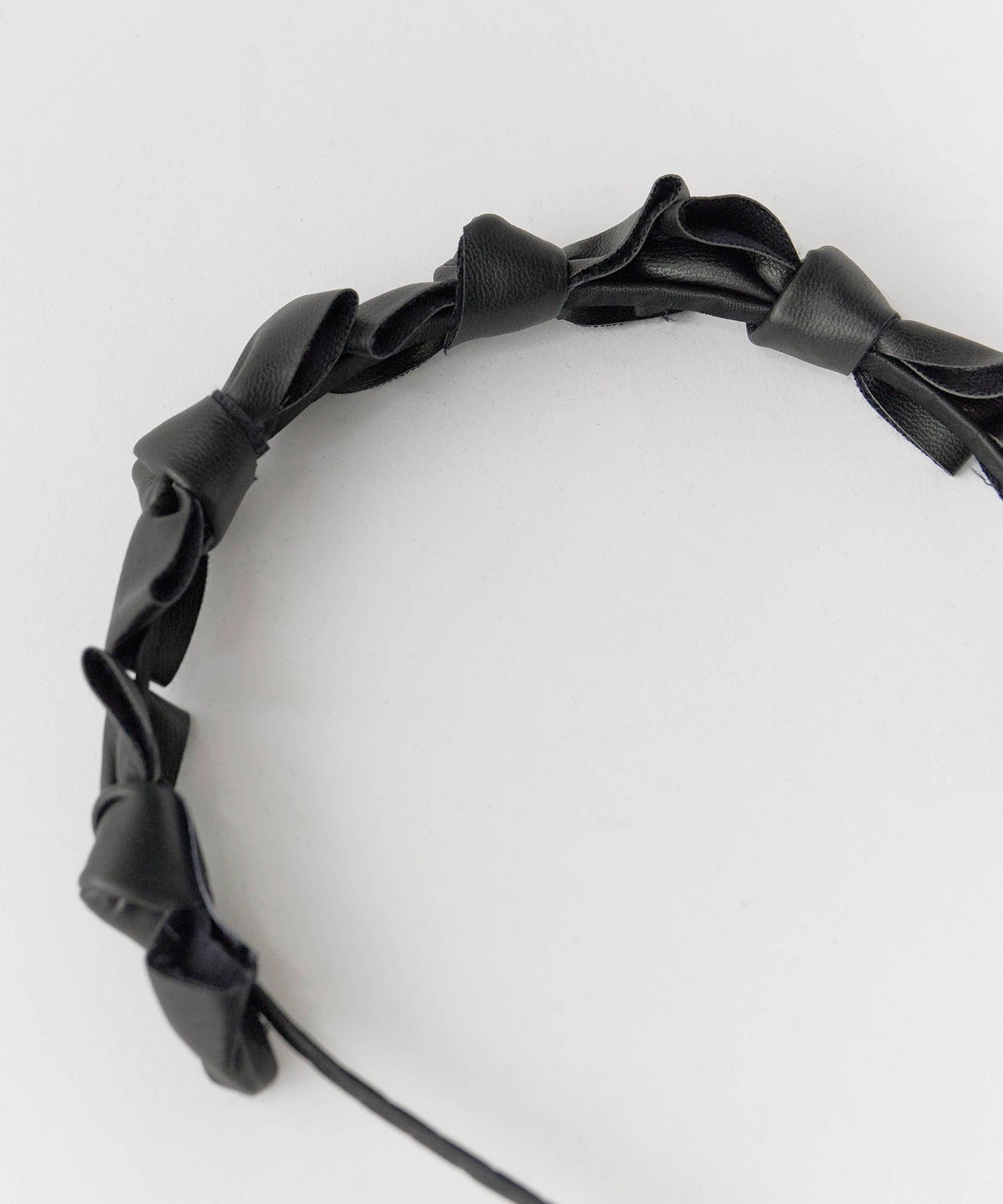 TRESSE / Ribbon Serre-tete in leather レザー カチューシャ